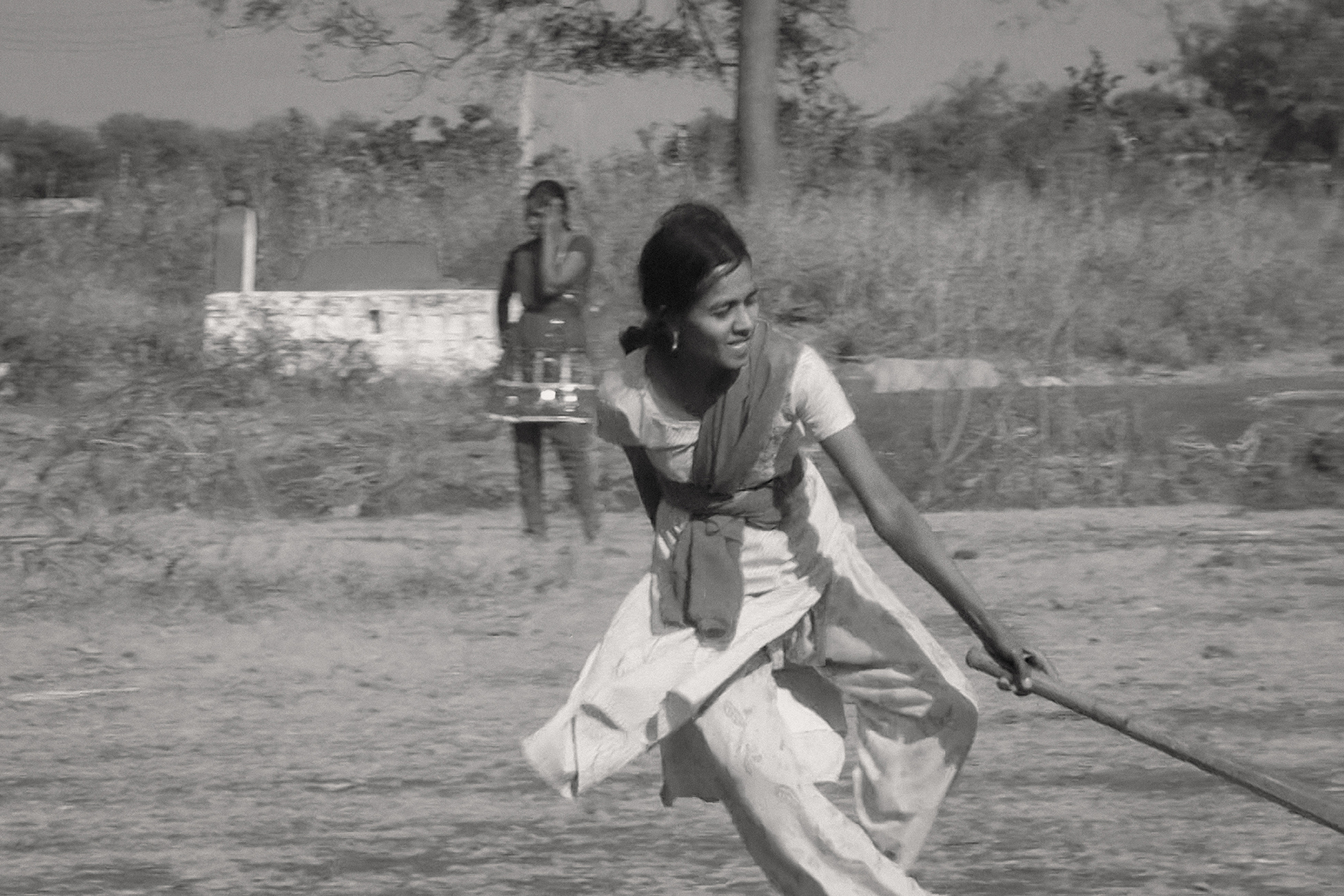Christoph Radke, India, Latur, ein Cricket spielendes Mädchen, 2011